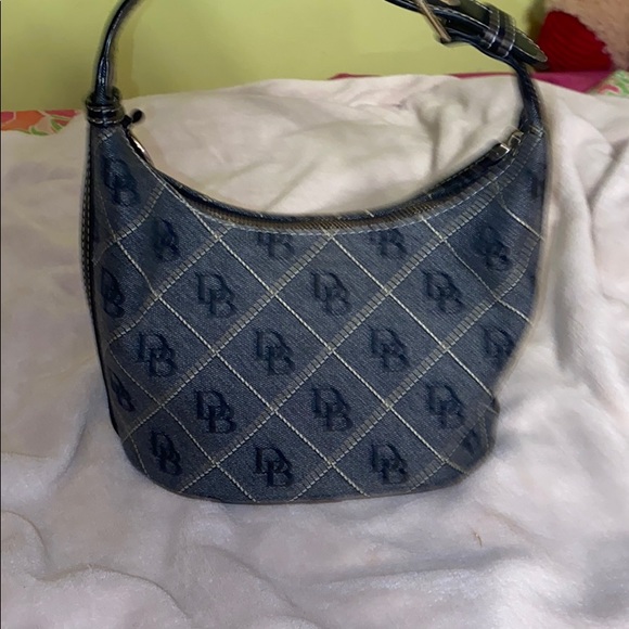 Dooney and Bourke classic monogram bucket bag - Picture 2 of 5
